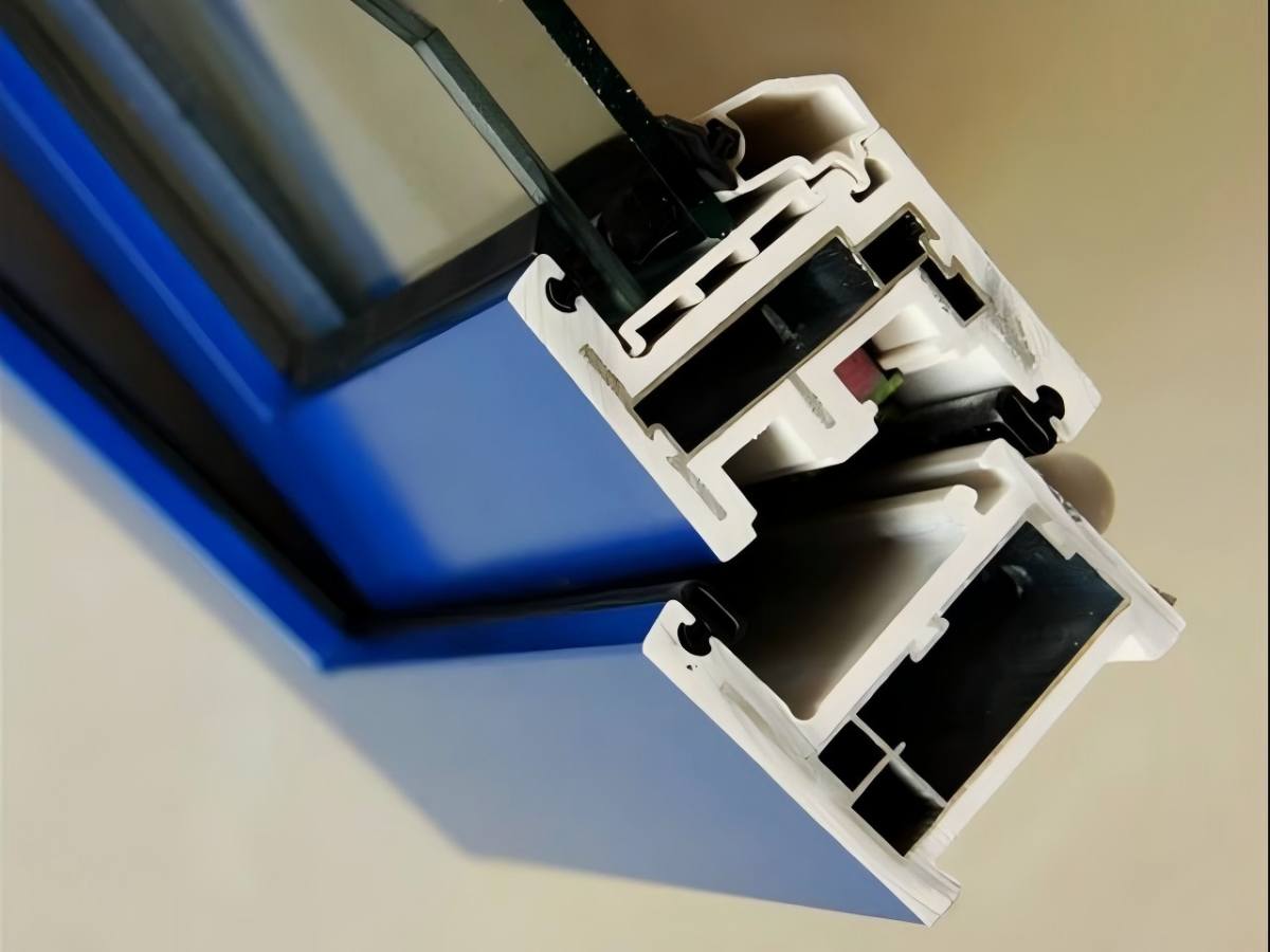 خط إنتاج مقاطع PVC-الألومنيوم بالبثق المشترك